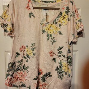 Woemn's Maurice's 24/7 v-neck Floral Top